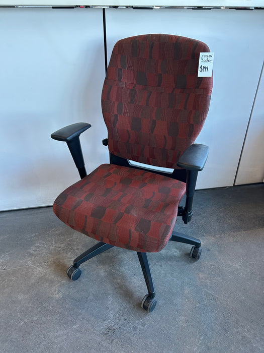 Teknion Savera