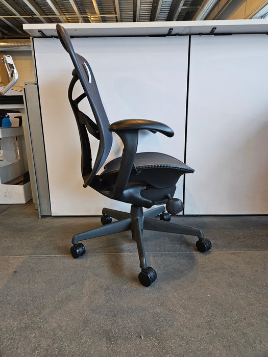 Herman Miller Mirra