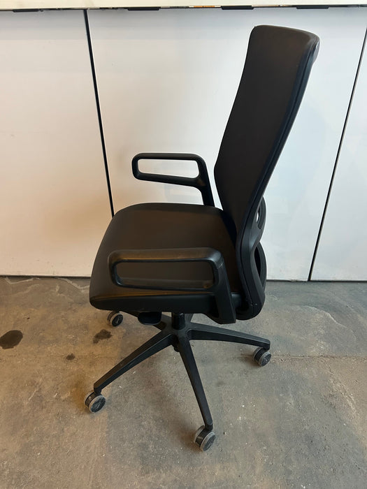 SitOnIt Novo Leather