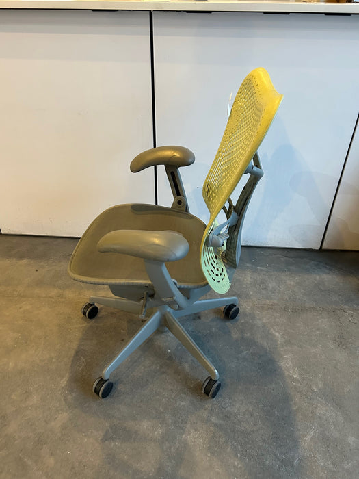 Herman Miller Mirra