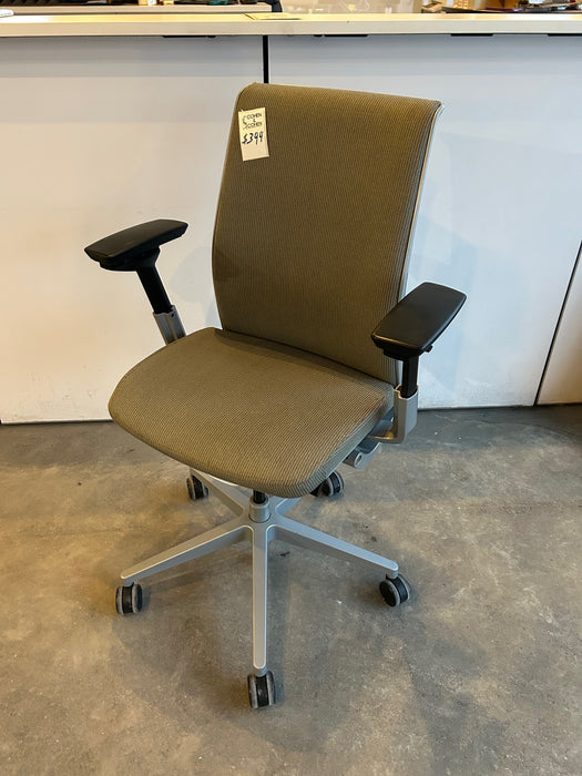 Steelcase Think V2