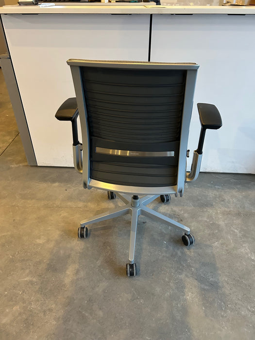 Steelcase Think V2