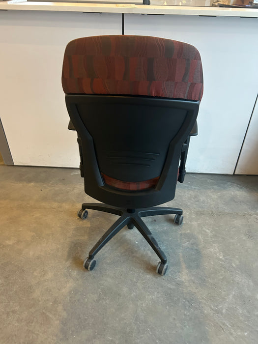 Teknion Savera