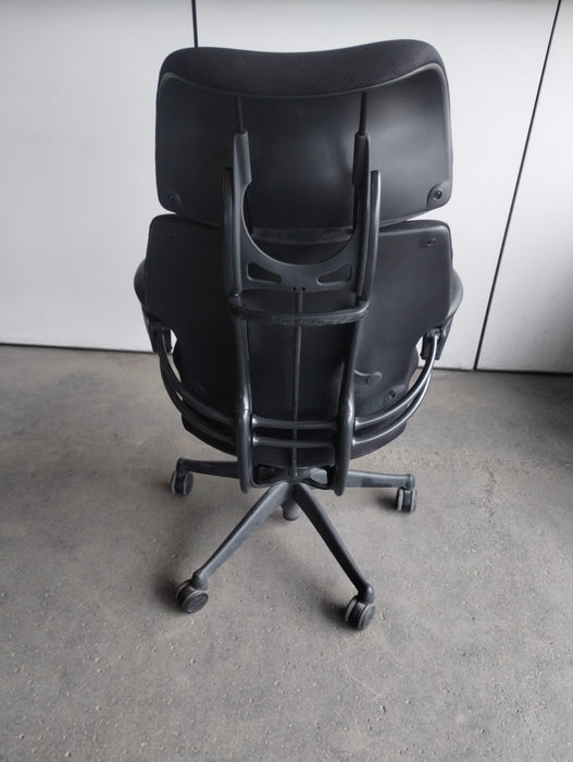 Humanscale Freedom w/ Headrest