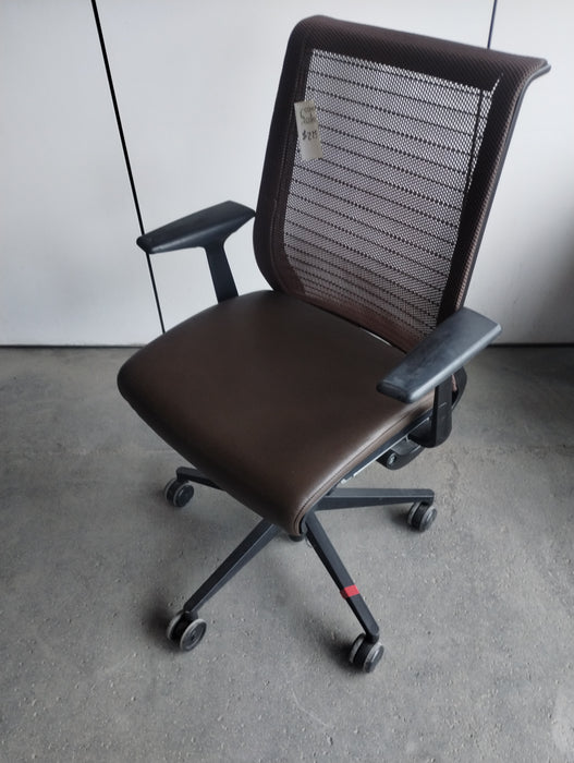 Steelcase Think V1