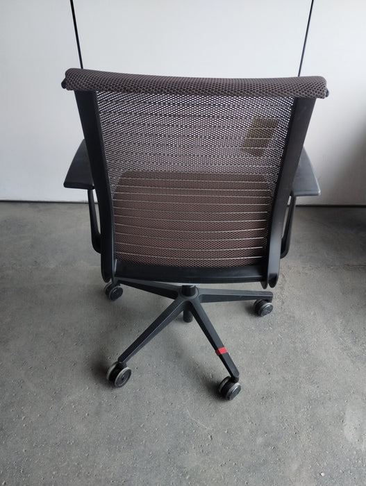Steelcase Think V1