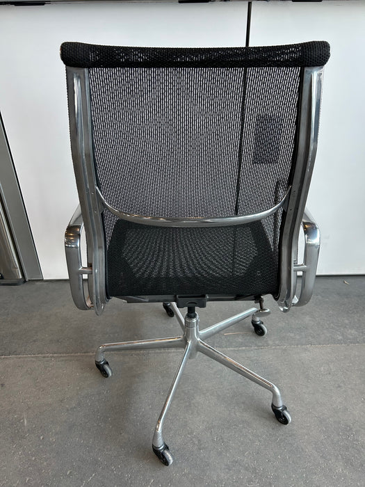 Herman Miller Eames Boardroom Chair