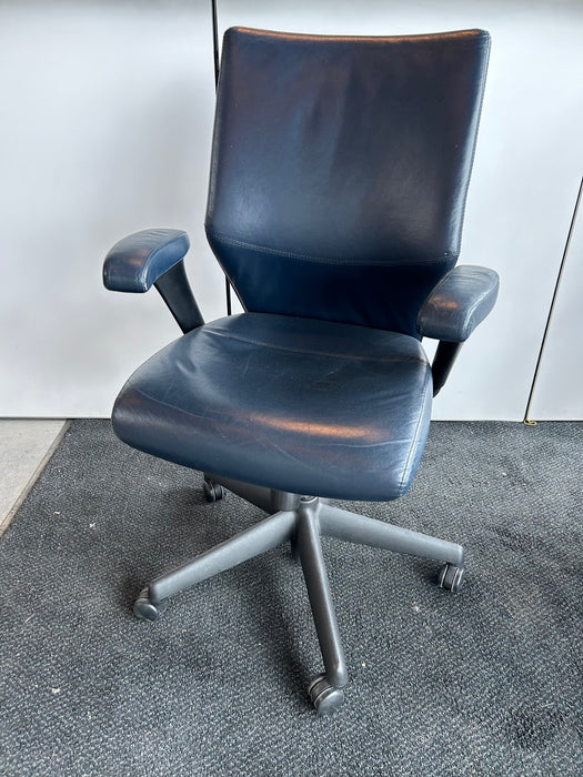 Keilhauer Tom Navy Leather