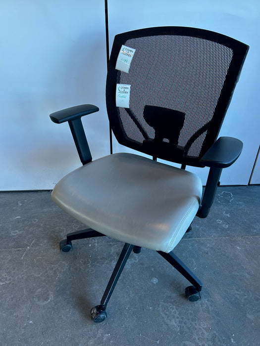 Global Vinyl Task Chair