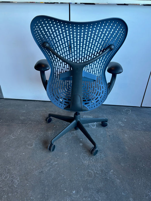 Herman Miller Mirra