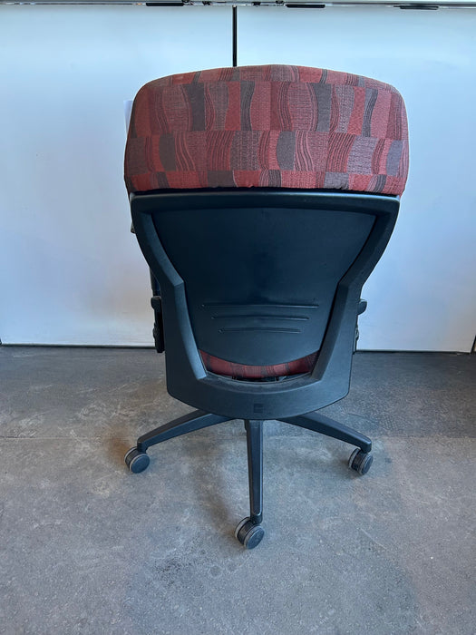 Teknion Savera