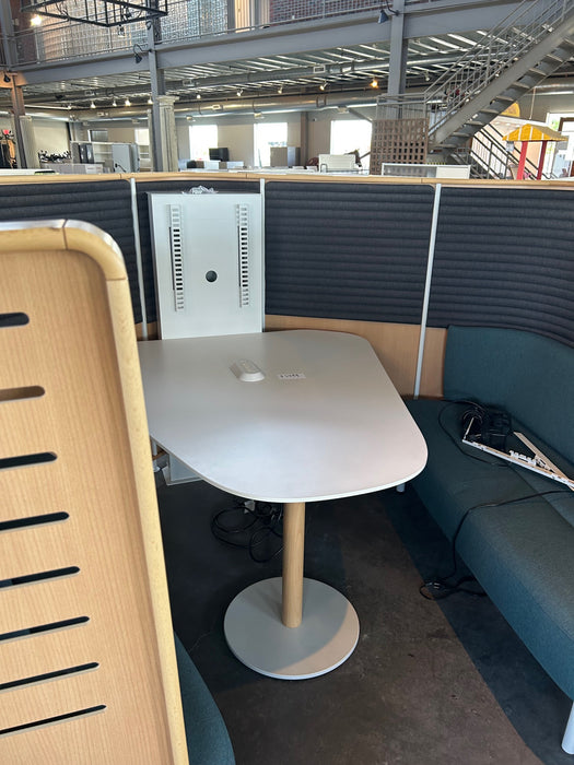 Teknion Collab Pod