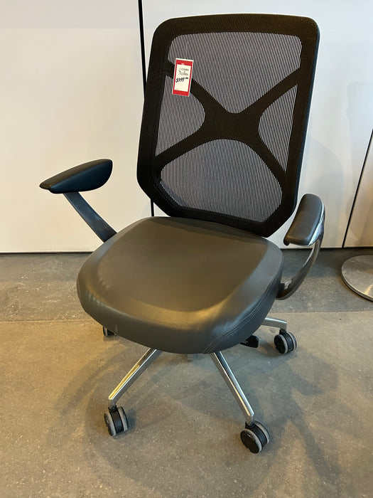 Krug Boardroom Chair